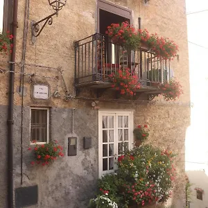 Marianna , Isnello Italia